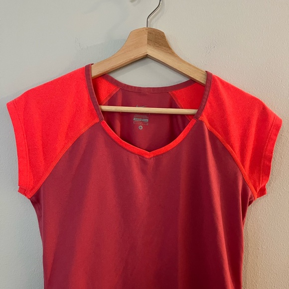 Nike Dri-Fit V-Neck Cinched Running Top - Picture 3 of 6